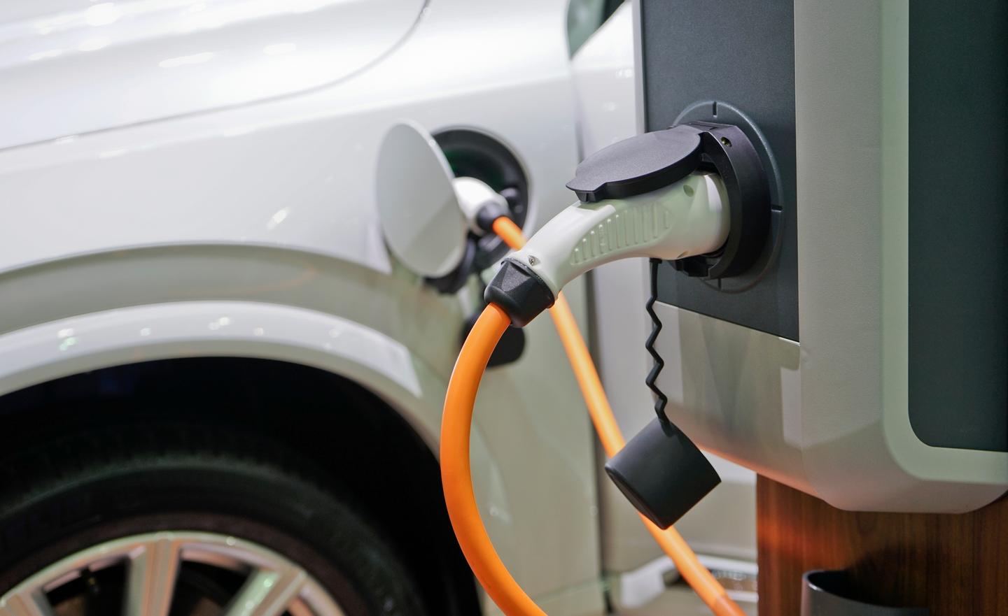 EV-charging _ copyright iStock--636171772