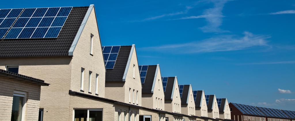 istock houses with solarpanels